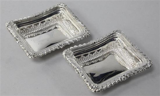 A pair of late Victorian silver gadroon edged nut dishes, William Neale & Son, Sheffield, 1897, 9cm.